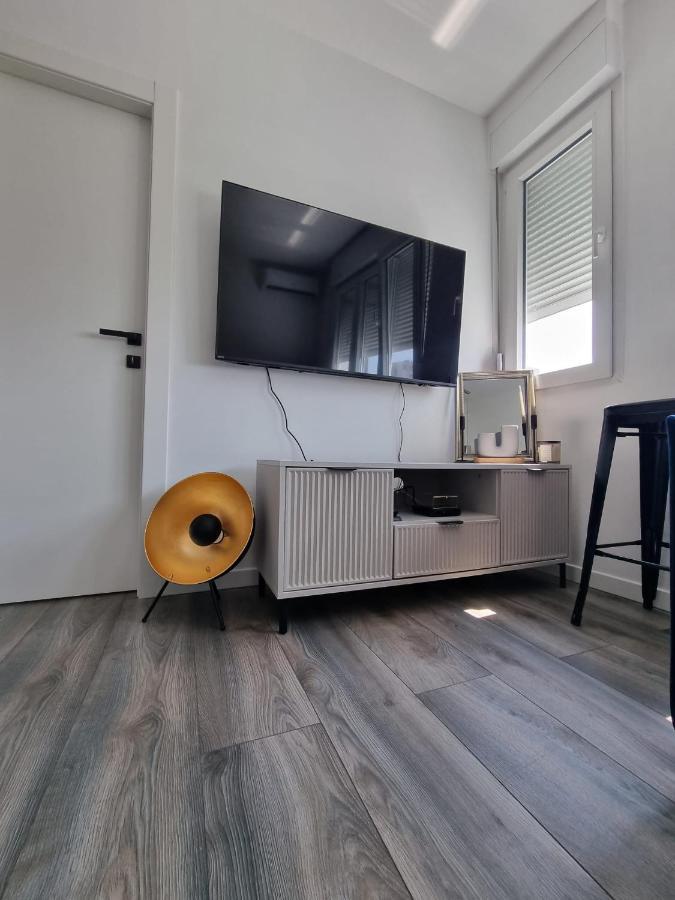 Lux New Marikela Apartment *