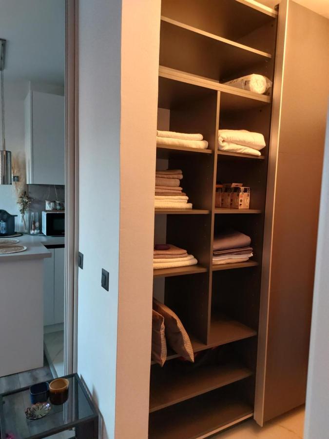 Lux New Marikela * Split