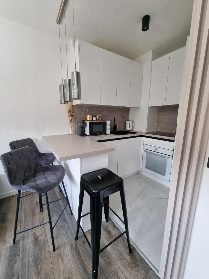 Lux New Marikela