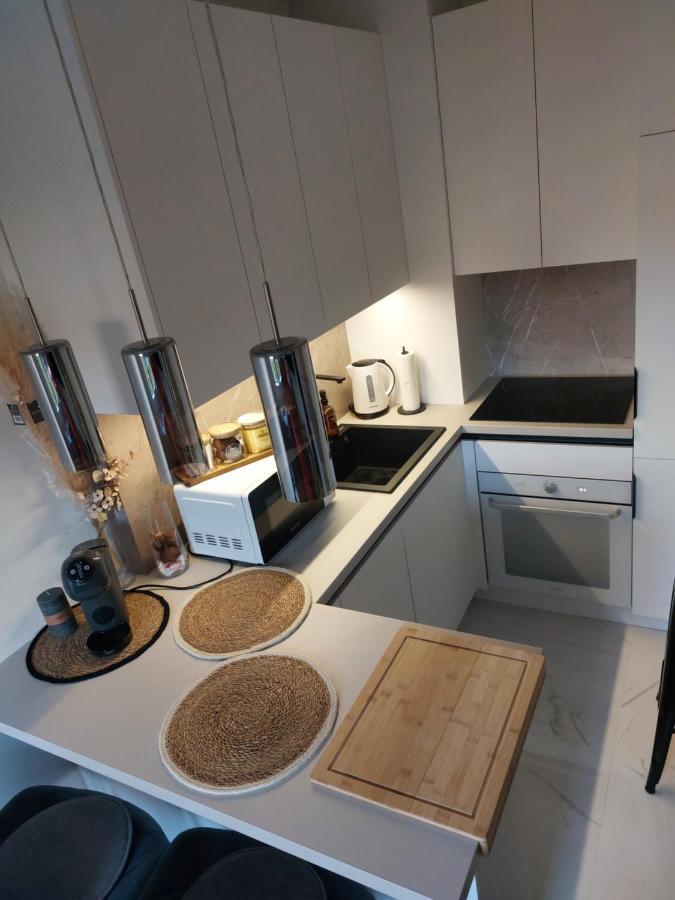 Lux New Marikela * Split